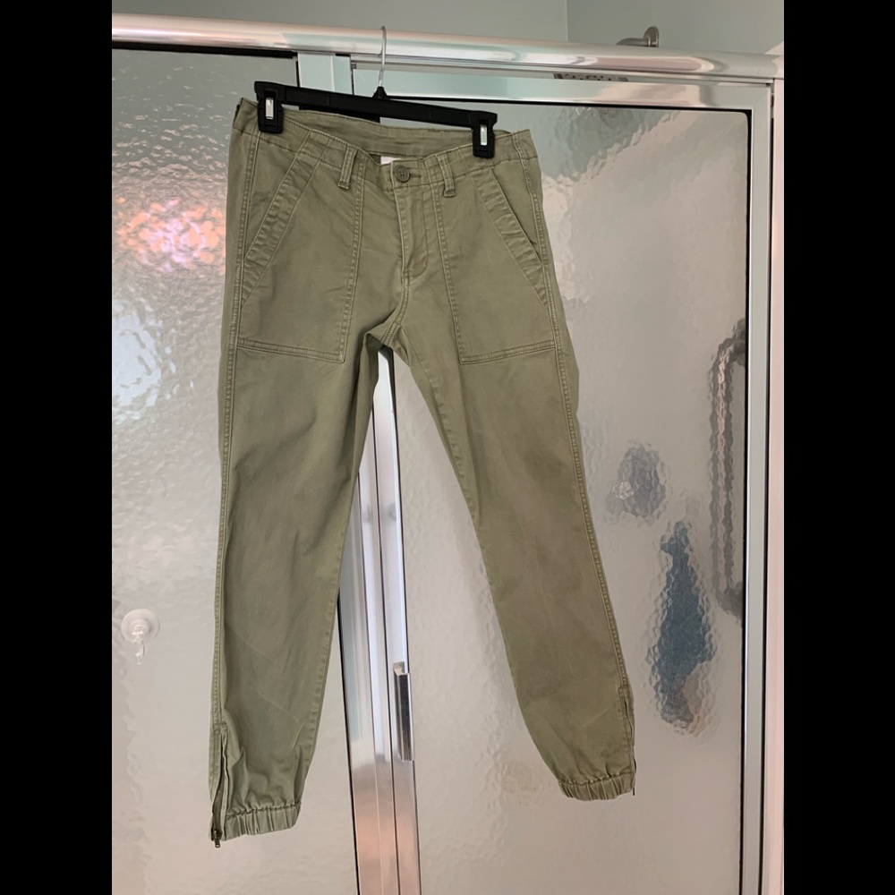 CAbi #5076 Traveler Pant Good pre-owned condition
